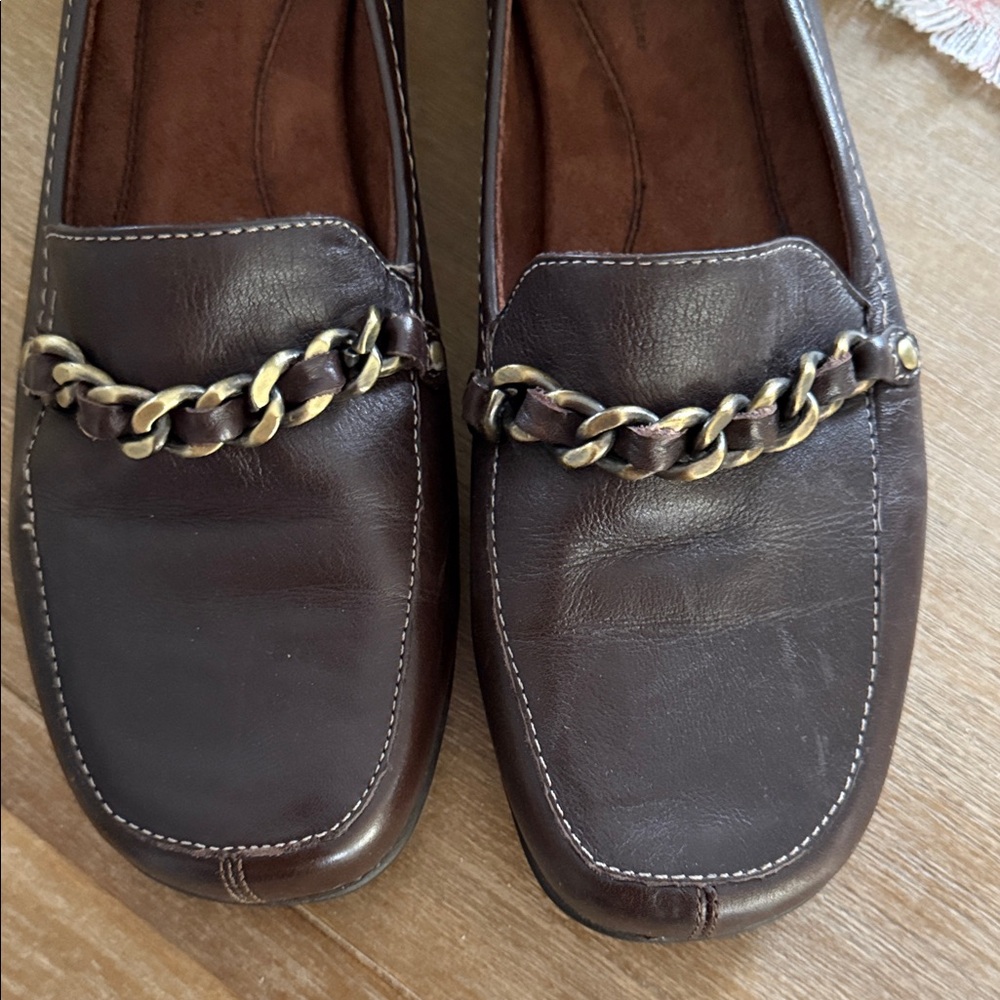 Life Stride Women's Dark Brown Chain Loafers